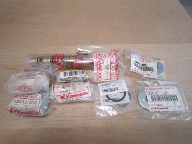 Z1.Z2用純正スイングアーム オーバーホールブッシュセット拍卖