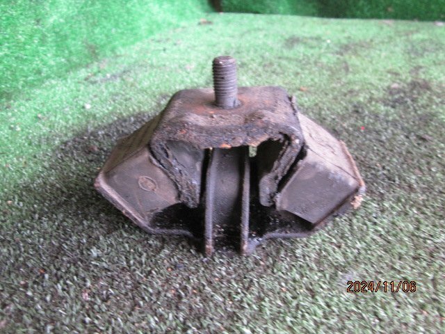 (0315)S124/W124 ベンツ ワゴン エンジンマウント拍卖