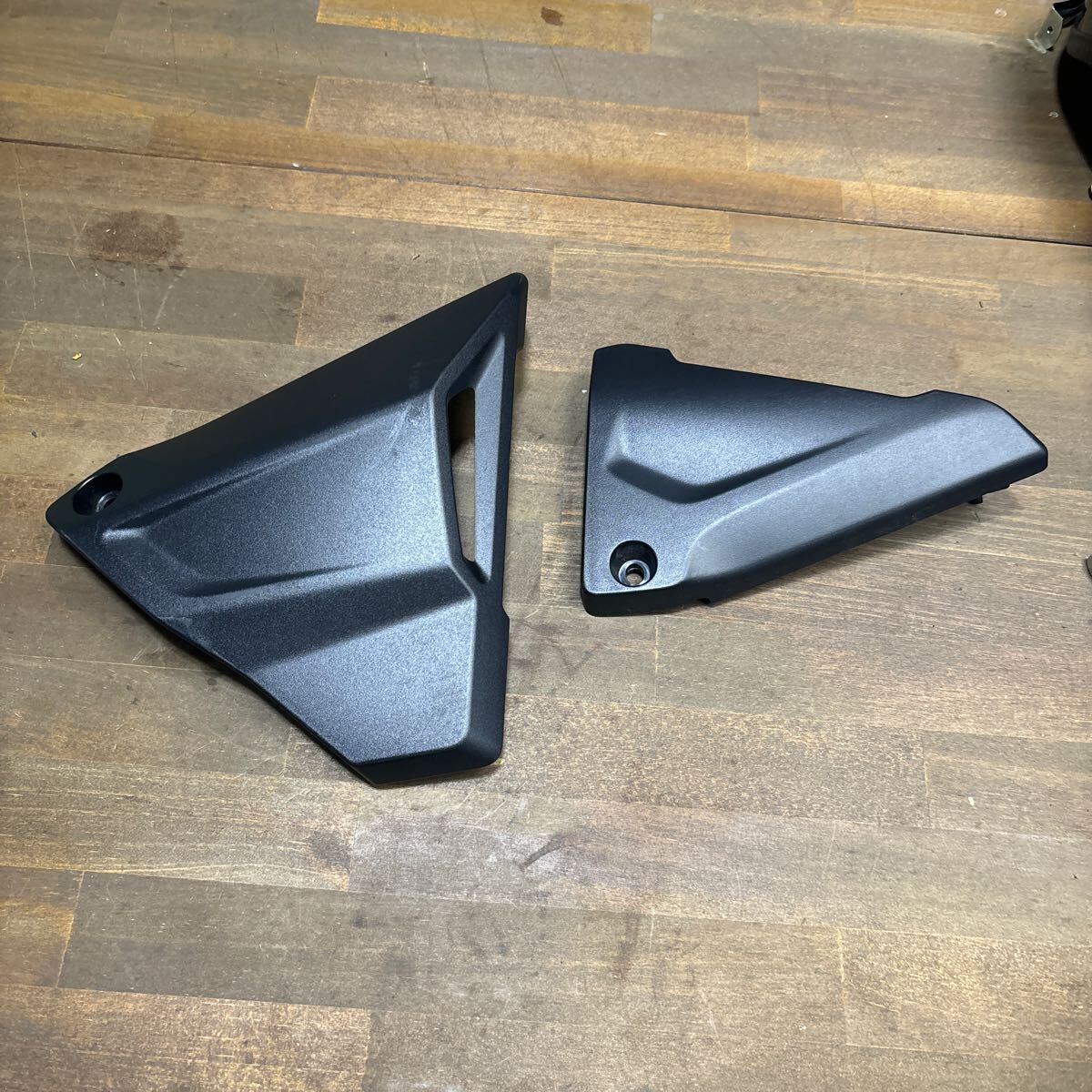 せ BMW R1250RS サイドカバー セット拍卖