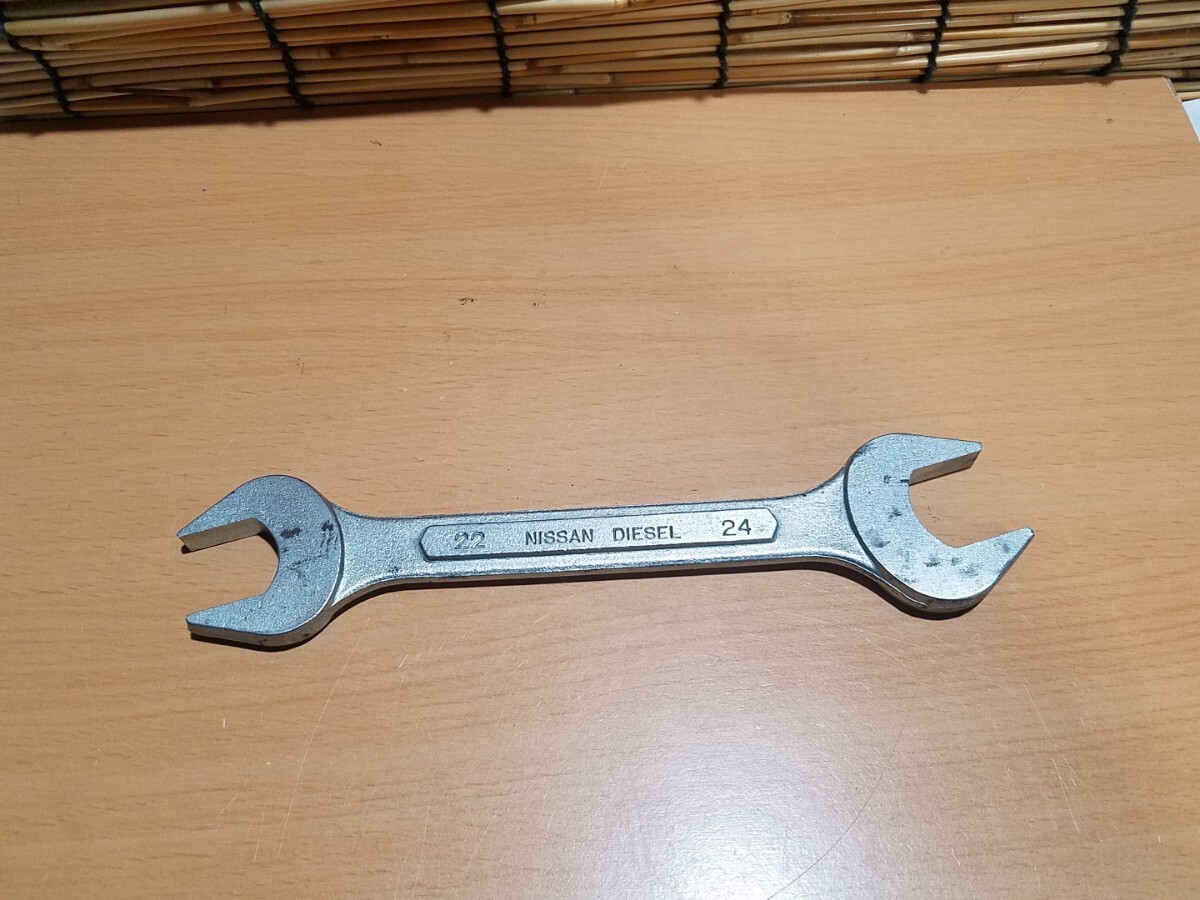 126-2 日産ディーゼル 22mm-24mm スパナ 中古品 NISSAN DIESEL KTC 車載工具 UD拍卖