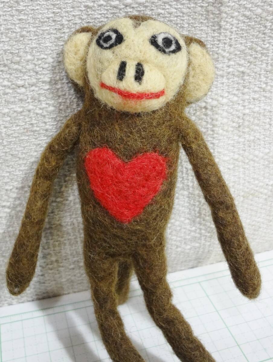 【珍品】 オーナメント フェルト モンキー サル 猿 ドール 人形 ハートがワンポイント 癒し系 クセ顔拍卖