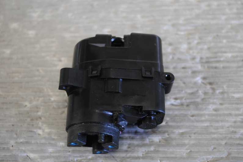 ティアナ 250XE 前期 (J32) H.22 純正 左 ドアミラー の 電動格納モーター 電格モーター 7381 s016550拍卖