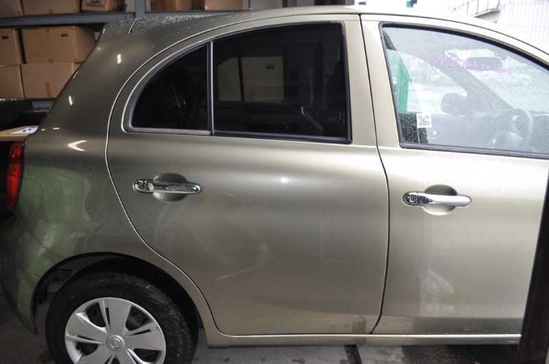 マーチ 12G 後期 (NK13 K13) H.25 純正 破損無 取付OK 右 後 リア ドアパネル ヒンジ付 Rドア EAQ 深緑 グリーン s016220拍卖