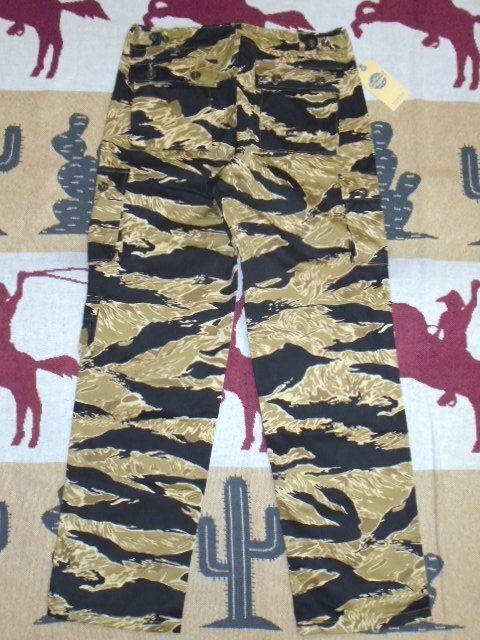 24 東洋 バズリクソンズ BR42502 119 ブラック L ゴールドタイガー カモフラ カーゴパンツ 拍卖