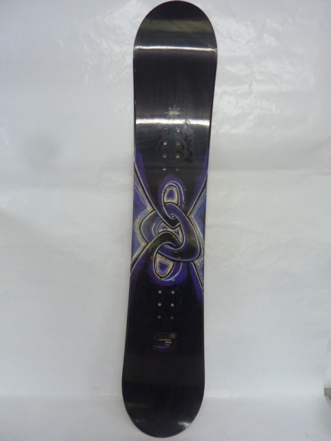 R193d GNU gnu carbon HIGH beam スノーボード スノボ 板 137cm ボード板 ウインタースポーツ ブラック 黒拍卖