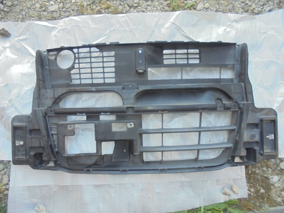 パレット MK21S 純正 フロントグリル 71771-82K0  A194拍卖