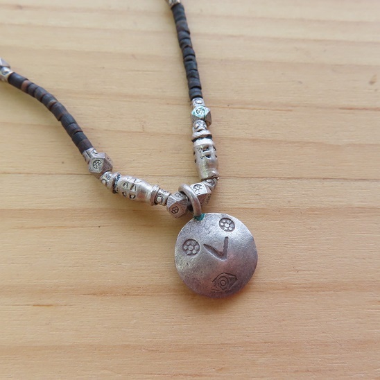 〓 新品 〓 ココナッツビーズ カレンシルバー ネックレス 〓 エスニック アジアン カレン族 民族 個性 ココビーズ おしゃれ 〓T016拍卖