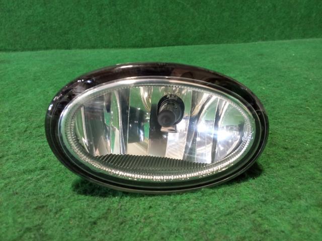 ヴェゼル DBA-RU2 左 フォグ ランプ ライト NH731P拍卖