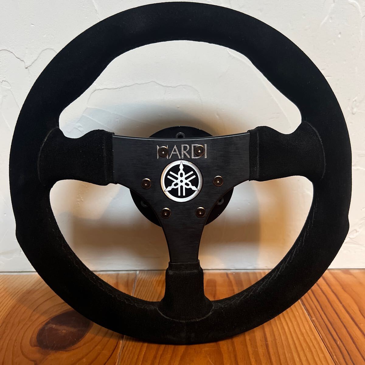 ナルディ φ270 スエード 小径ステアリング MOMO取付可能 フォーミュラ/競技用 ヤマハエンブレム拍卖