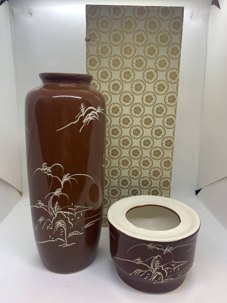 【新品未使用】山水彫 応接揃 花瓶 灰皿 2点セット 花入れ拍卖