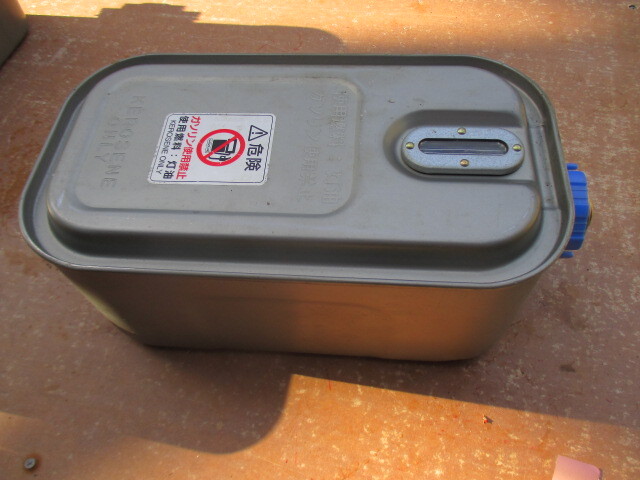 ダイニチ フアンヒーター用 石油タンク 靑栓ねじ込み式 ②中古品拍卖