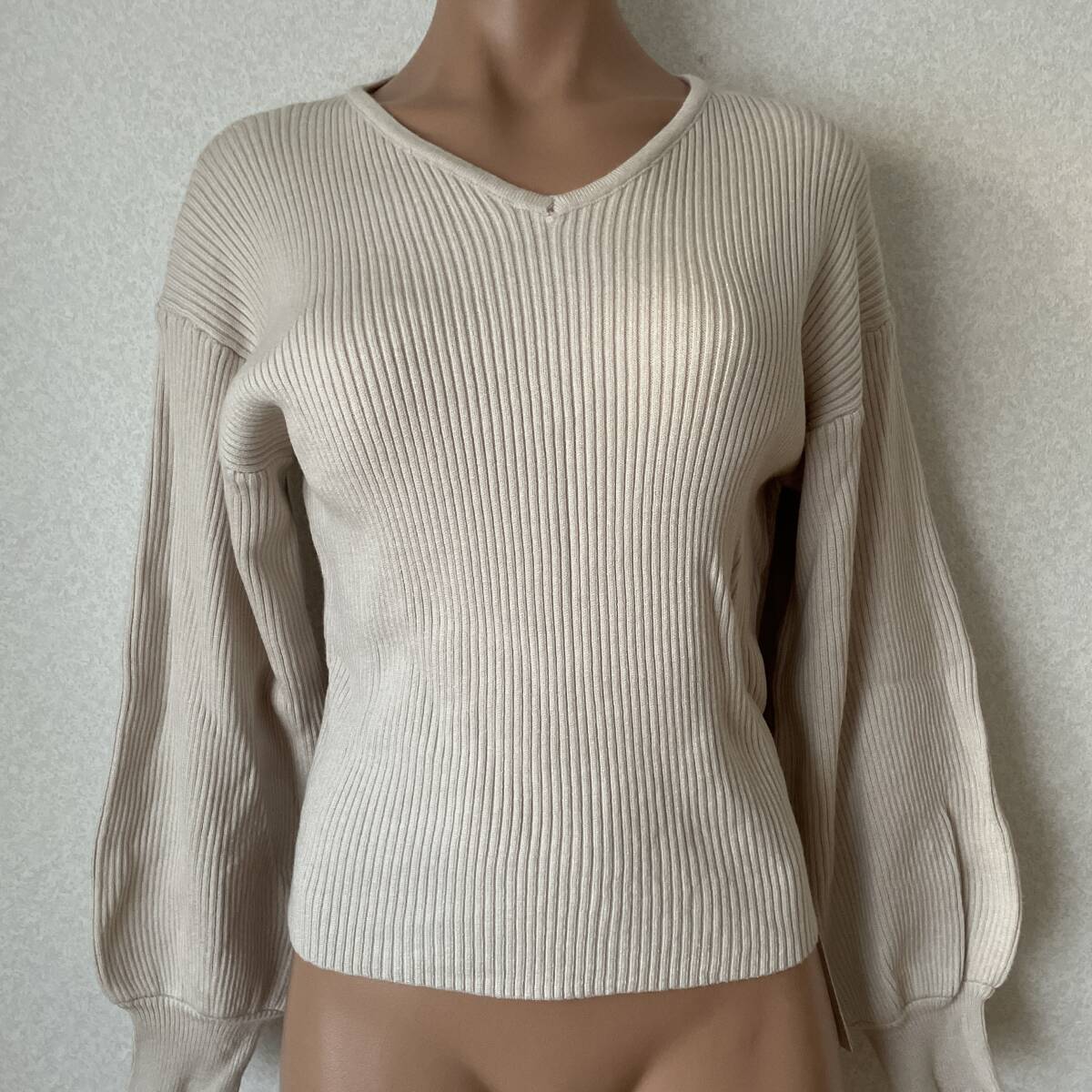 【新品】GRL Vネックニット セーター ボリュームスリーブ F拍卖