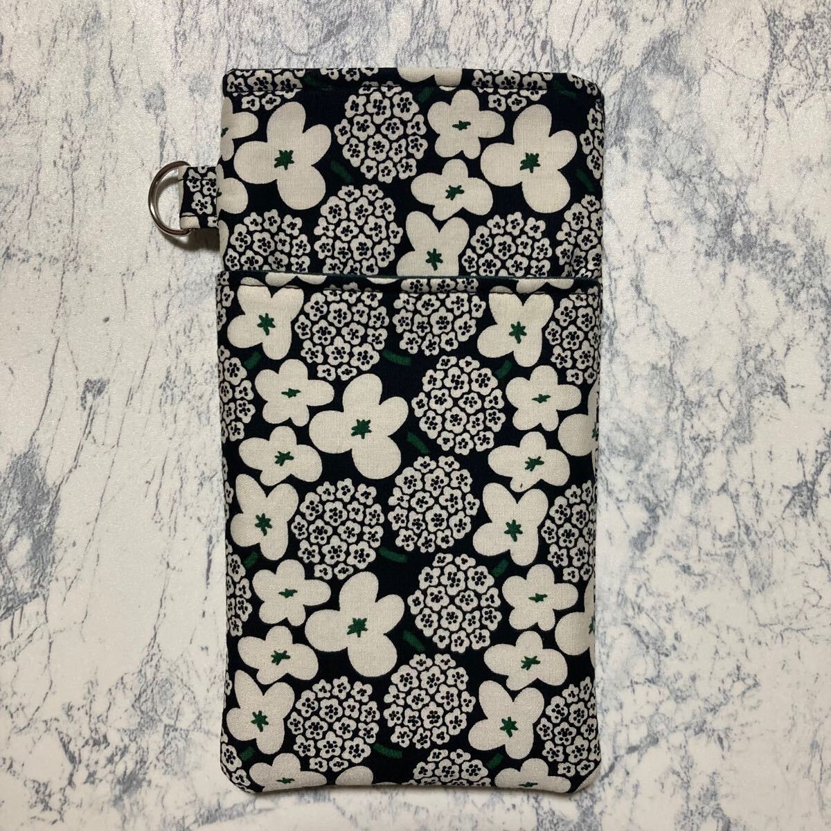 ハンドメイド 花柄 Dカン付き スマホポーチ拍卖