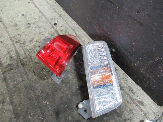 エルグランド DBA-TE52 右テールランプ 250ハイウェイスター 7人 QR25DE CVT GAE G P8503(上側)/26550-1JB0A拍卖