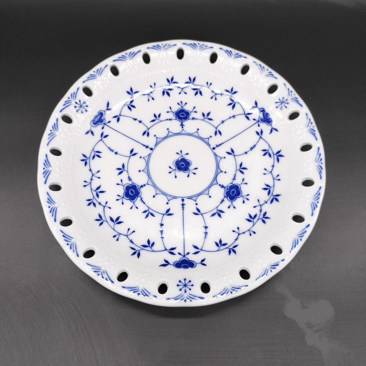 中皿 Royal Arabesqe ロイヤルアラベスク ブルーフラワー プレート皿 ブルー 軽量 食器 平皿 ソ4-5拍卖
