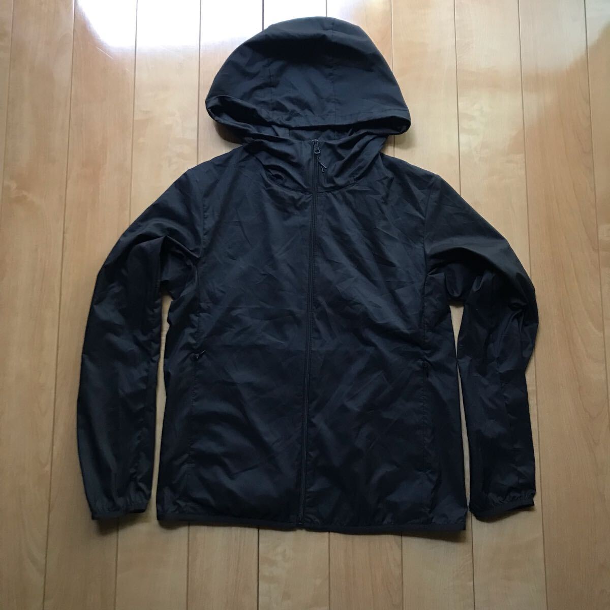 ユニクロ ポケッタブルUVカットパーカ 定価3990円+税 583-1-408 レディース S ブラック拍卖