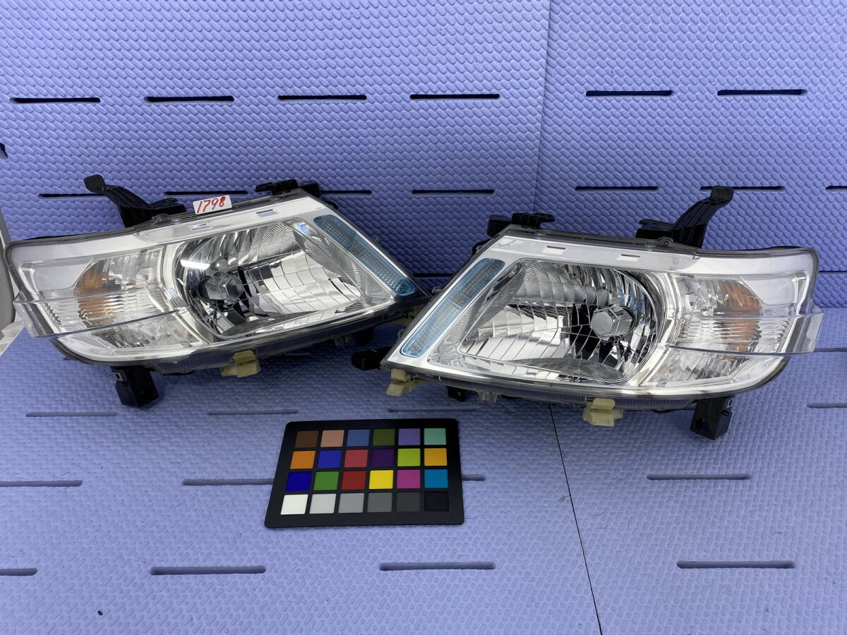 1798 * 非常に綺麗な状態 * セレナ C25 NC25 コーティング済 前期 レベライザー付 ハロゲンライト左右SET 100-24858 * インボイス対応可 拍卖