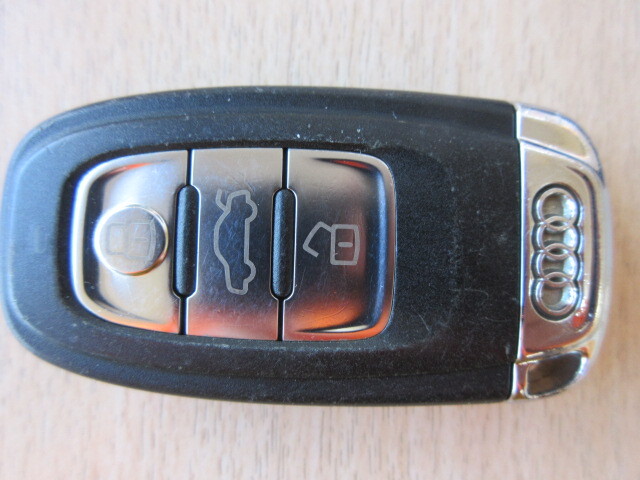 ★1257★アウディ Audi 純正 A4 キーレスキー リモコンキー スマートキー 鍵 3ボタン 2008年(平成20年) 8KCDH★点灯確認★拍卖