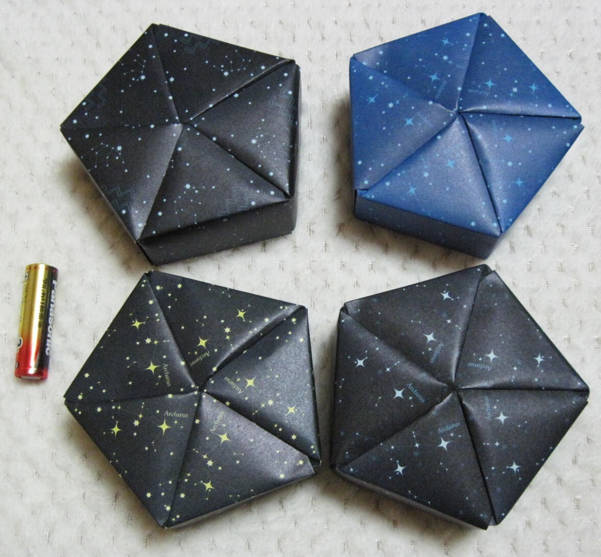雑貨■五角箱 starry sky柄 星空 スター 星明かり 宇宙 No.072 手工芸 折り紙 小物入れ かわいい 手作り ギフト 贈り物に プレゼント拍卖