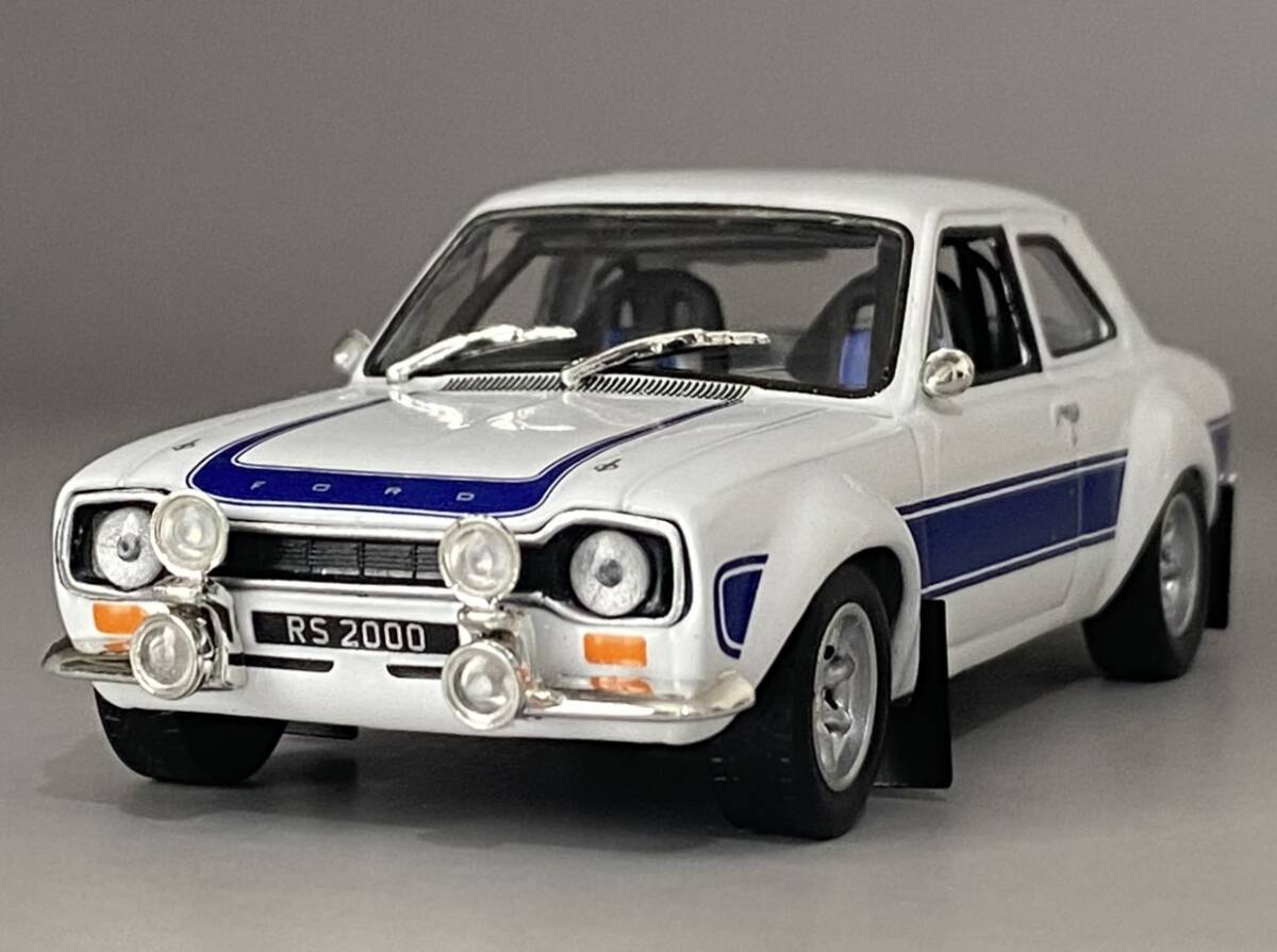 1/43 1974 Ford Escort RS 2000 MK1 White/Blue Stripes ◆ 1974 フォード エスコート RS 2000 MK1 ホワイト/ブルー ストライプ拍卖