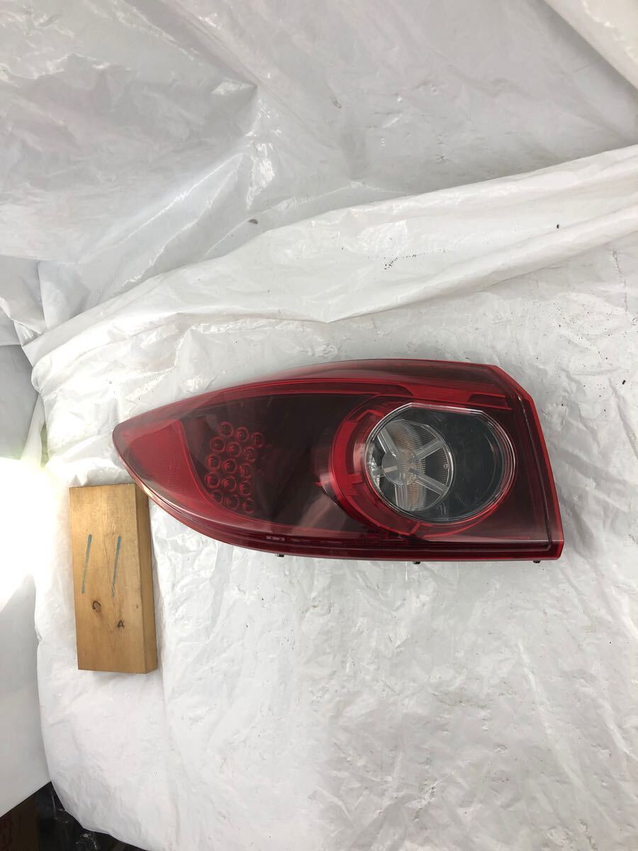 h11.27 綺麗 アクセラ BM5AP 左テールランプ/テールライト コイト 220-65026 左側助手席側拍卖