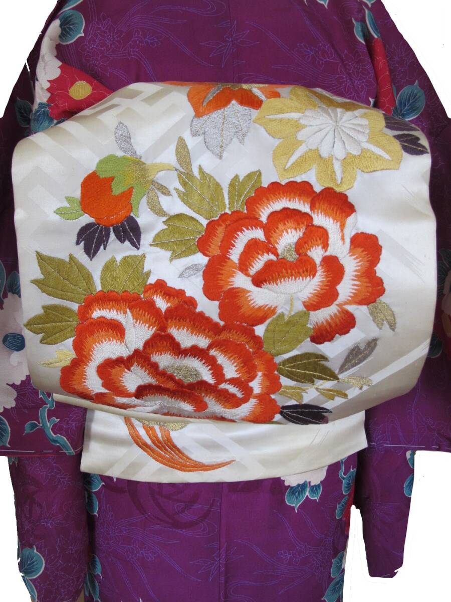 牡丹に鉄線 桜 花丸紋 アンティーク総刺繍丸帯 両面拍卖