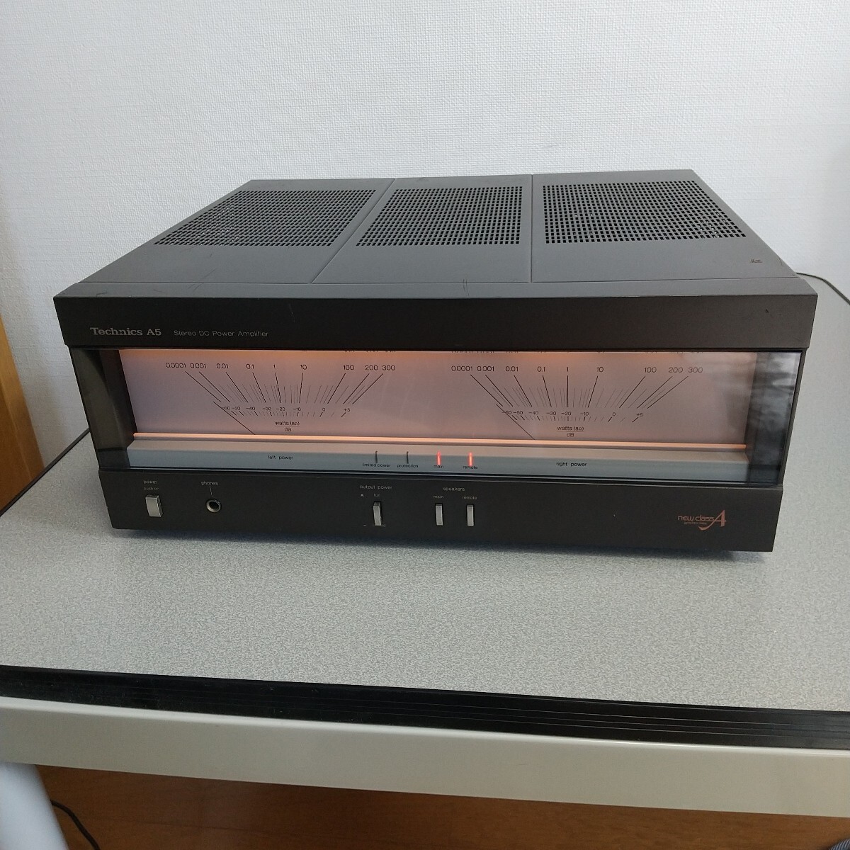 Technics パワーアンプ SE-A5の出品になります音出し問題ありませんがRチヤンネルより ノイズがあります。ジャンク拍卖