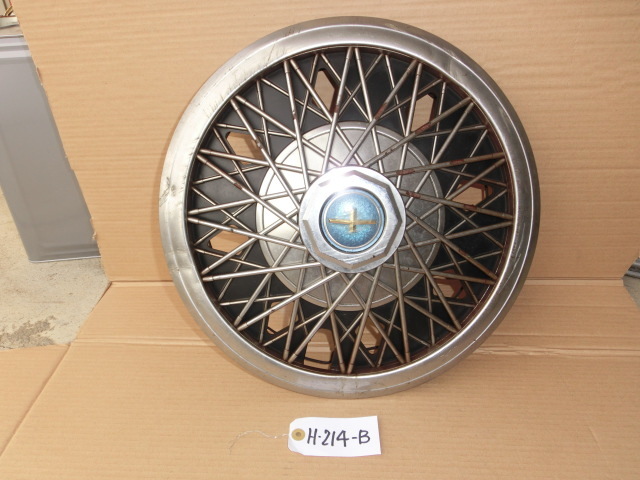 KP-687-6 希少・日産 Y30 グロリア ホイールキャップ 1枚 40315 V 5300 拍卖