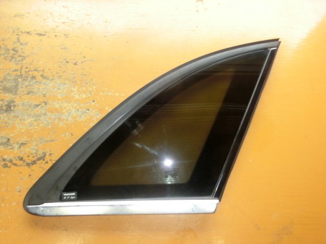 後期 B180 右 クォーター ガラス 平成28年 DBA-246242 モール付 サイド リア W246 9万㎞ 即決あり拍卖