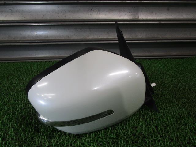 スペーシア DBA-MK32S 右サイドミラー 84701-81M63-Z7T 84701-81MV4-Z7T 81M6 Z7T パールホワイト /41957拍卖