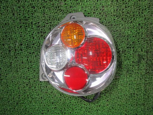 ムーヴラテ DBA-L550S 右テールランプ 81550-B2070 イチコー D022 /41974拍卖