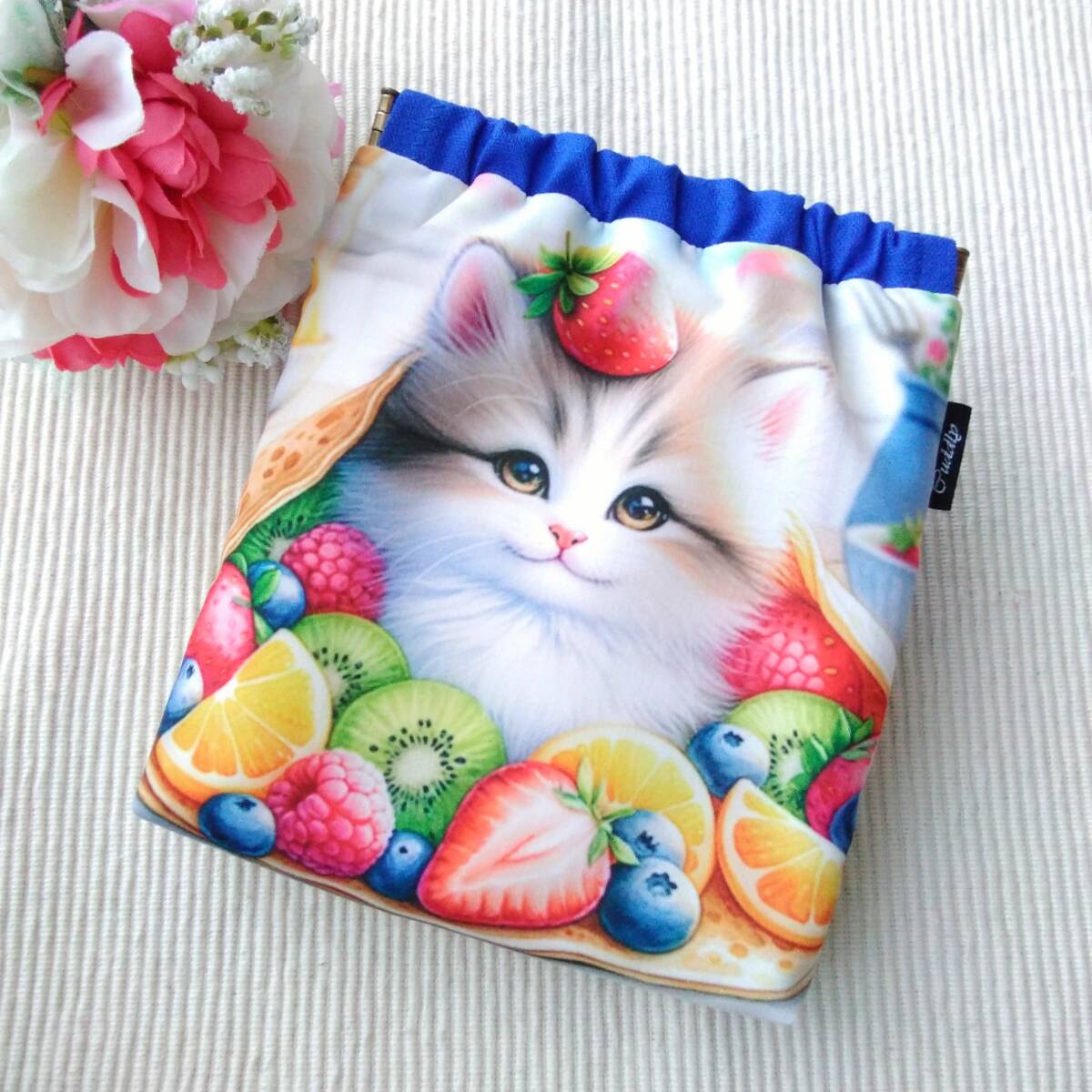 ハンドメイド バネポーチ クレープと子猫 パネル生地拍卖