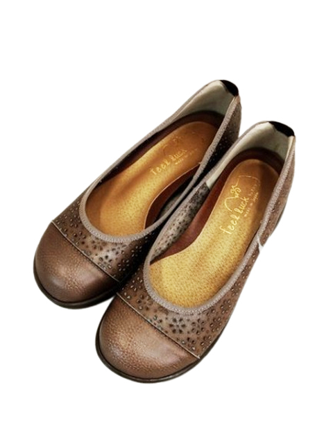 sh0993 ◇送料無料 新品 feel luck フィールラック レディース パンプス 23.0cm ベージュ 日本製 軽い かかとゴム 花型 パンチング 靴拍卖