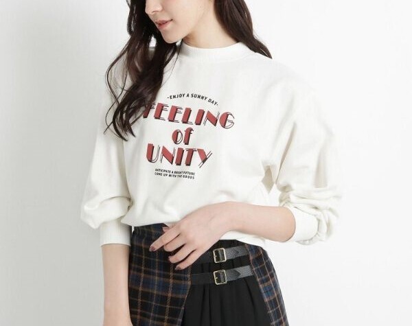 新品 grove 裏毛ヴィンテージ調ロゴプリントプルオーバー アイボリー(004) 03(L) 定価3297円拍卖