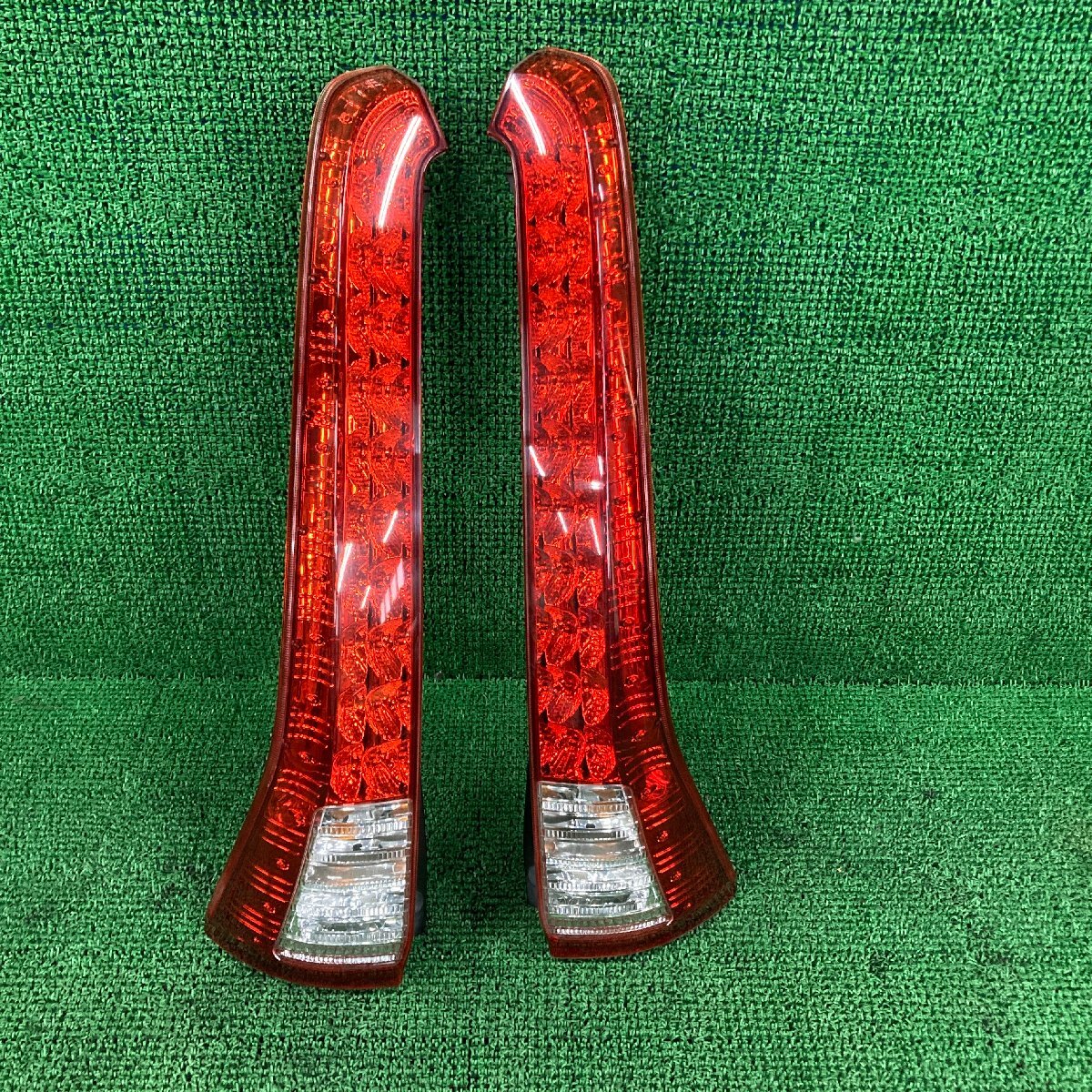 ♪♪セレナ CC25 ハイウェイスター 社外 左右 テールランプ テールライト LED GROUP 60-1312 (W10756) ♪♪拍卖