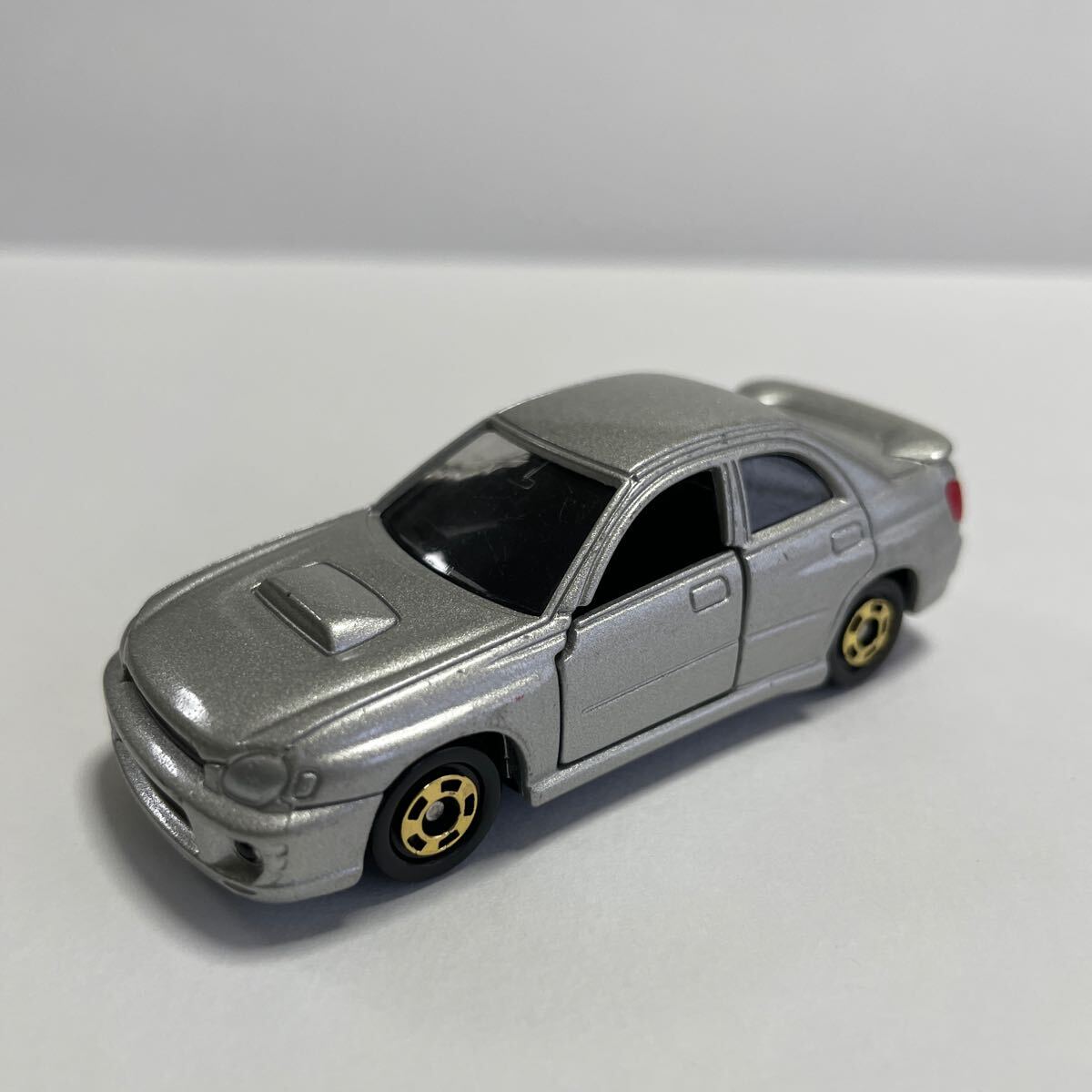 トミカ 1/59 スバル インプレッサWRX シルバー イベント限定 非売品 ホイールゴールド No.54 2000 ベトナム製 トミー 中古 送料無料 絶版拍卖