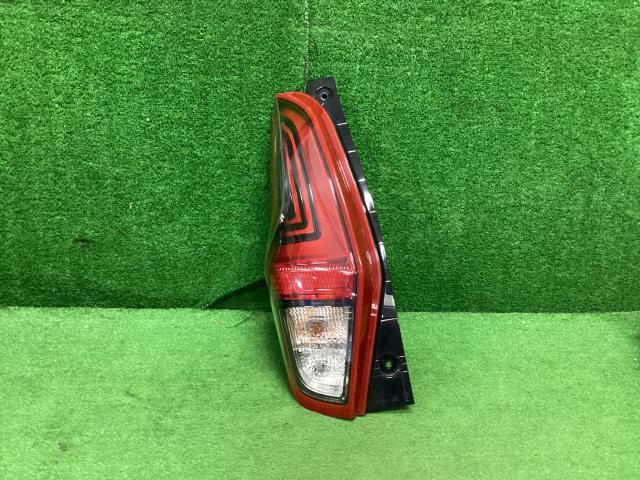 デイズ 5BA-B43W 左テールランプ S W37 26555-7MA0A拍卖