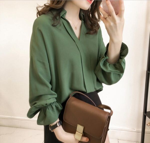 2021 春新品 シンプル ゆったり シフォン お洒落シック 無地 普段着 かわいい フレア袖 ブラウスシャツYWQ477拍卖