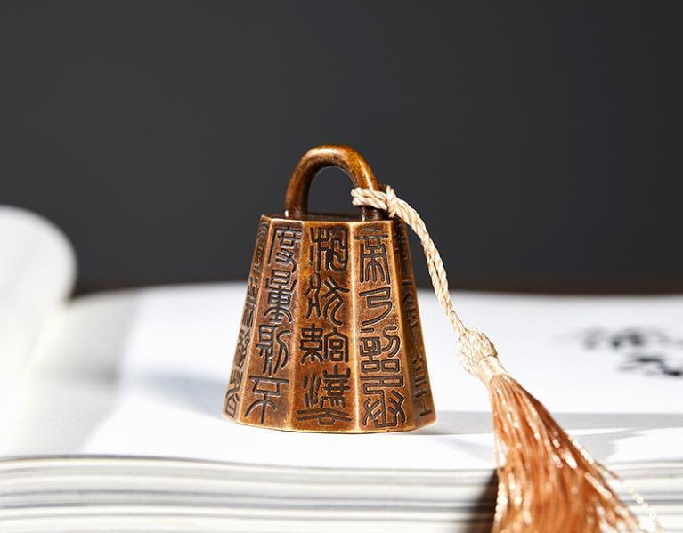 (4.3cm*4.3cm*5.5cm)青造 紙鎮 書鎮 文房四宝 書道 置物 模造古銅器 文房四宝 YWQ101拍卖