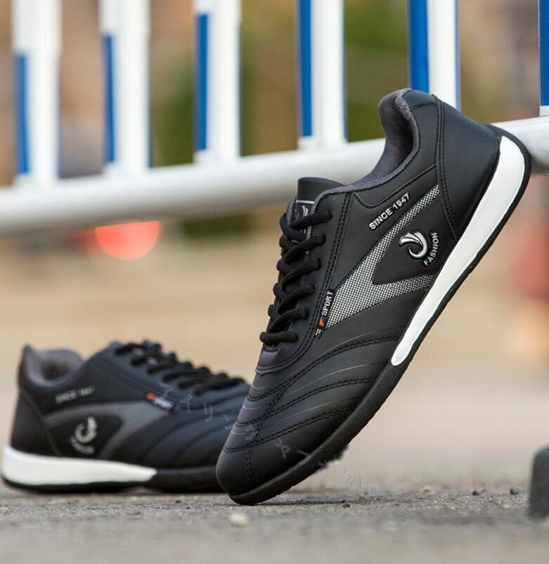 ☆新品秋 2色選択可 ゴルフシューズ スニーカー メンズ 軽量 運動靴 スポーツシューズ 大きいサイズ 防滑防水 ジョギン拍卖