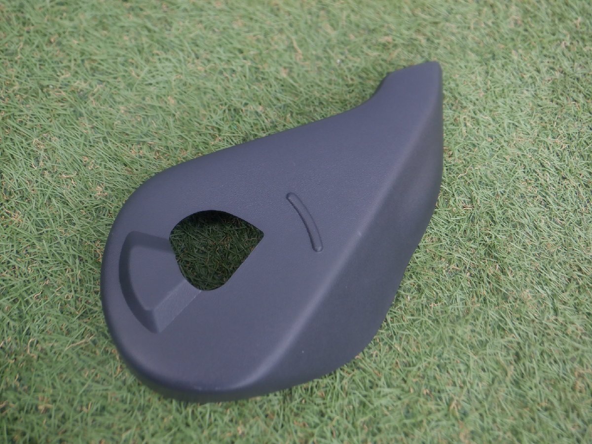 新車外し トヨタ純正 TRJ250W GDJ250W ランドクルーザー 250 ランクル シート カバー パネル 右側 71833-60360 m-24-10-738拍卖