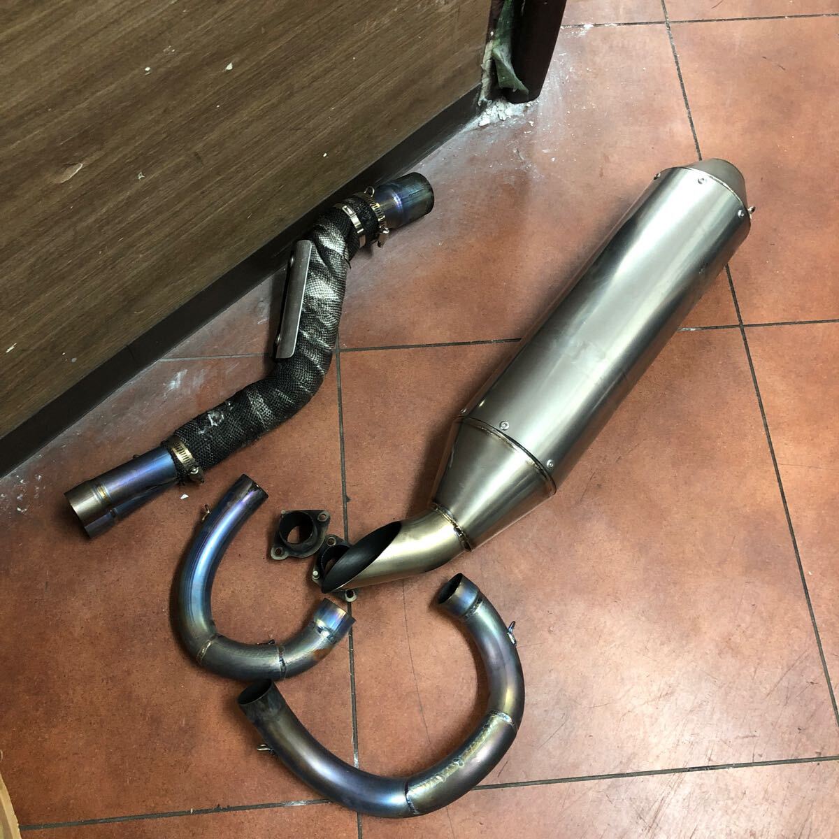 ※ハスクバーナ SM610 ZC64100AB6V0079〜より取り外し社外フルエキマフラー拍卖