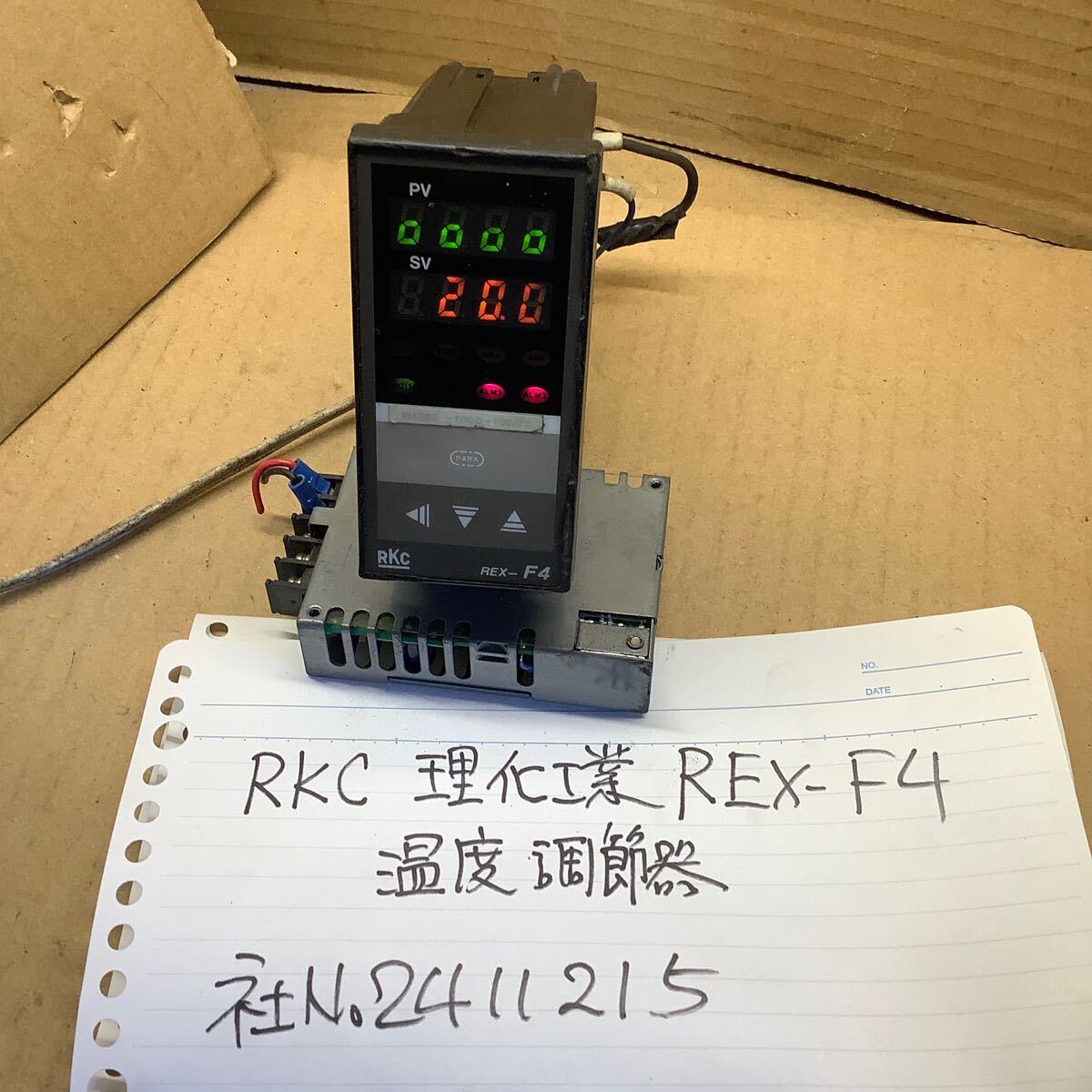 RKC理化工業 (REXーF4)温度調節器中古品現状渡し品です。一般的な通電まで済みです。拍卖