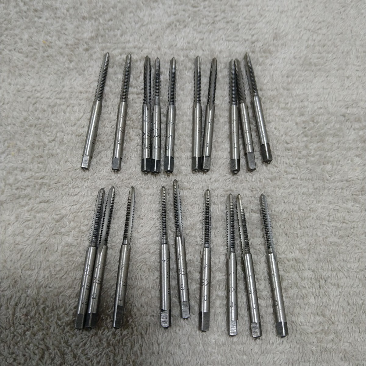 ジャンク品/長期保管/中古品/Lihgt/ライト精機/ハンドタップ/SKS2/3M×0.6(旧JIS)/全長約48mm/軸径約2.8mm/四角/19本セット拍卖