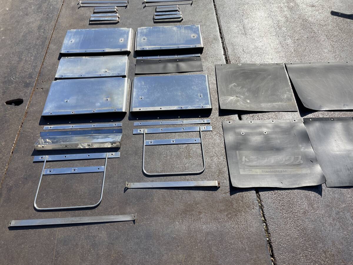 リアフェンダー★ハ式★左右セット★幅605mm★ステンレス製★30点★振れ止め金具付★泥よけ★泥除け★即決★デコトラ★ハ77E拍卖