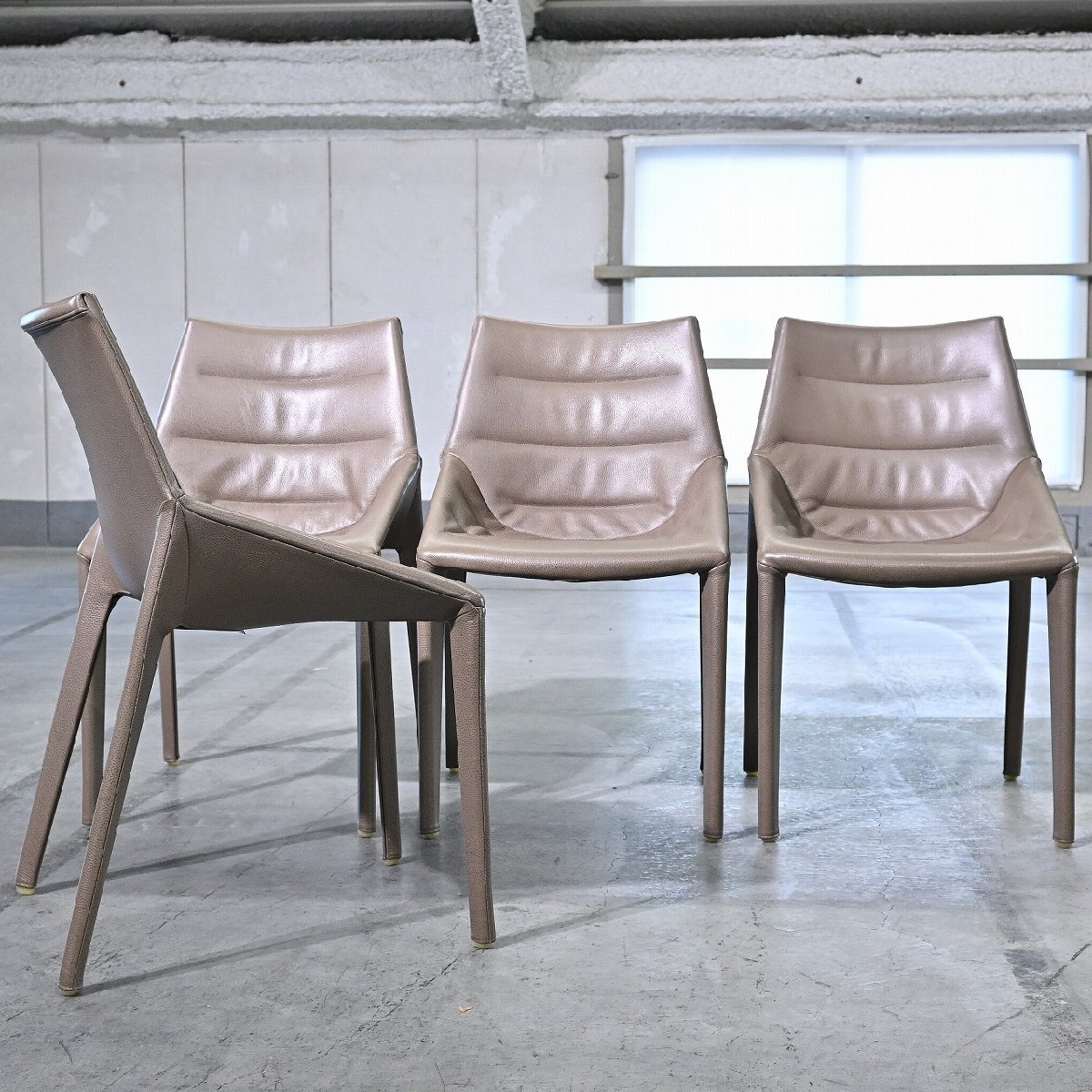 arflex イタリア製 Molteni&C 148万「Outline/アウトライン」ダイニングチェア4脚セットb 本革 アリック・レヴィ モルテーニ アルフレック拍卖