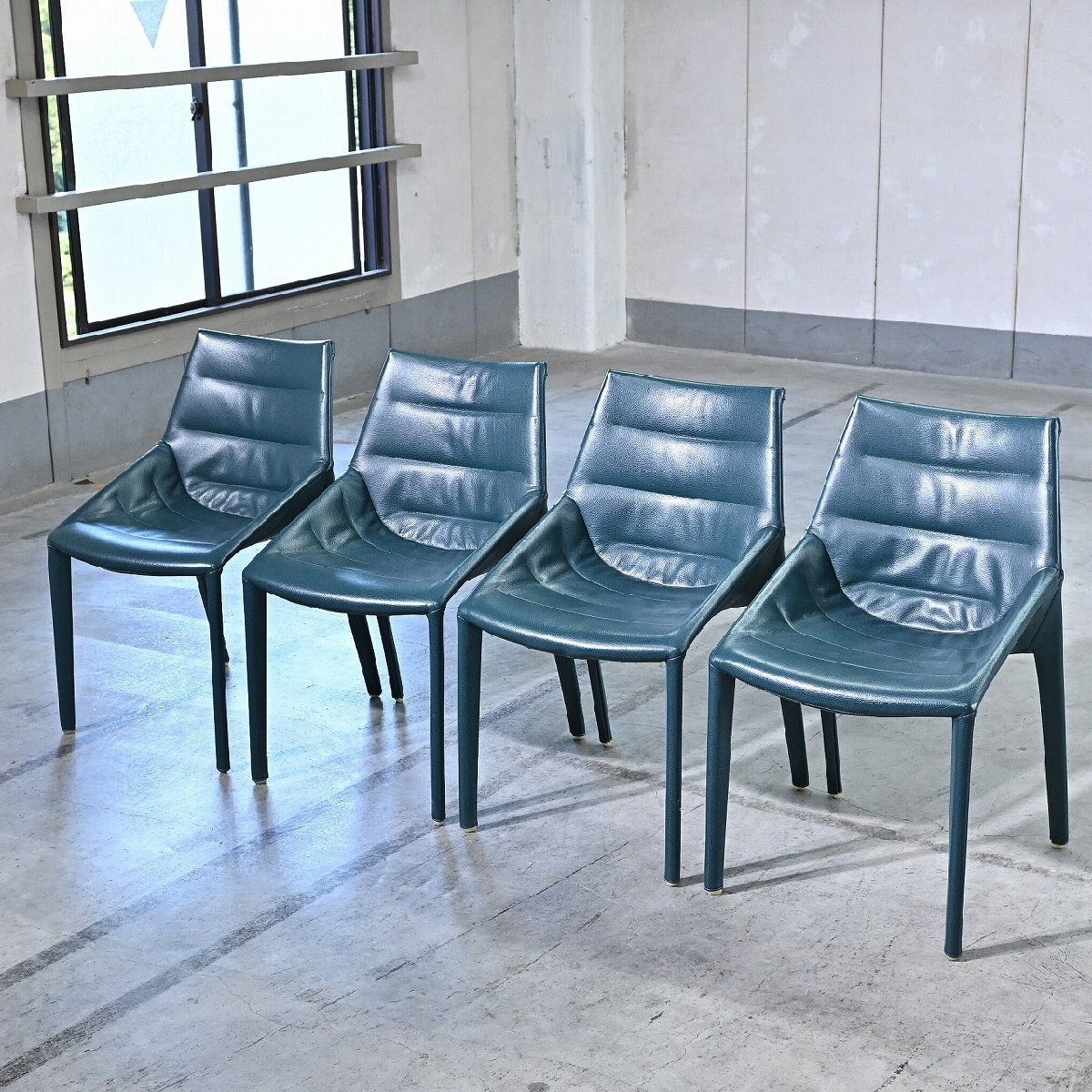 arflex イタリア製 Molteni&C 124万「Outline/アウトライン」ダイニングチェア4脚セットa 本革 アリック・レヴィ モルテーニ アルフレック拍卖