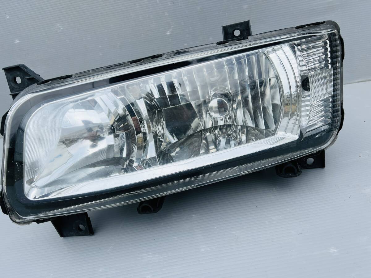 1B028 三菱ふそう スーパーグレート QKG-FS54VZ ヘッドライト 左 左側 KOITO 100-87909 HID バラスト バーナー セット 点灯確認済み 9拍卖
