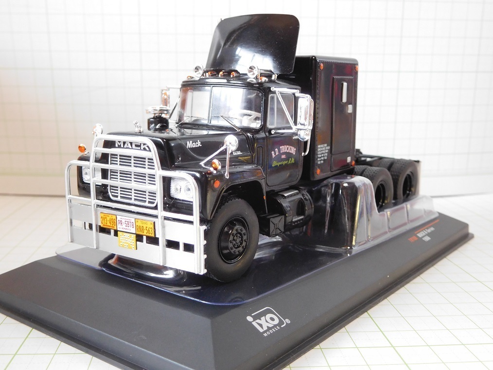 ◎イクソ1/43 マック Rシリーズ 1966 ブラック リアキャビン コンボイ Convoy ラバーダック拍卖