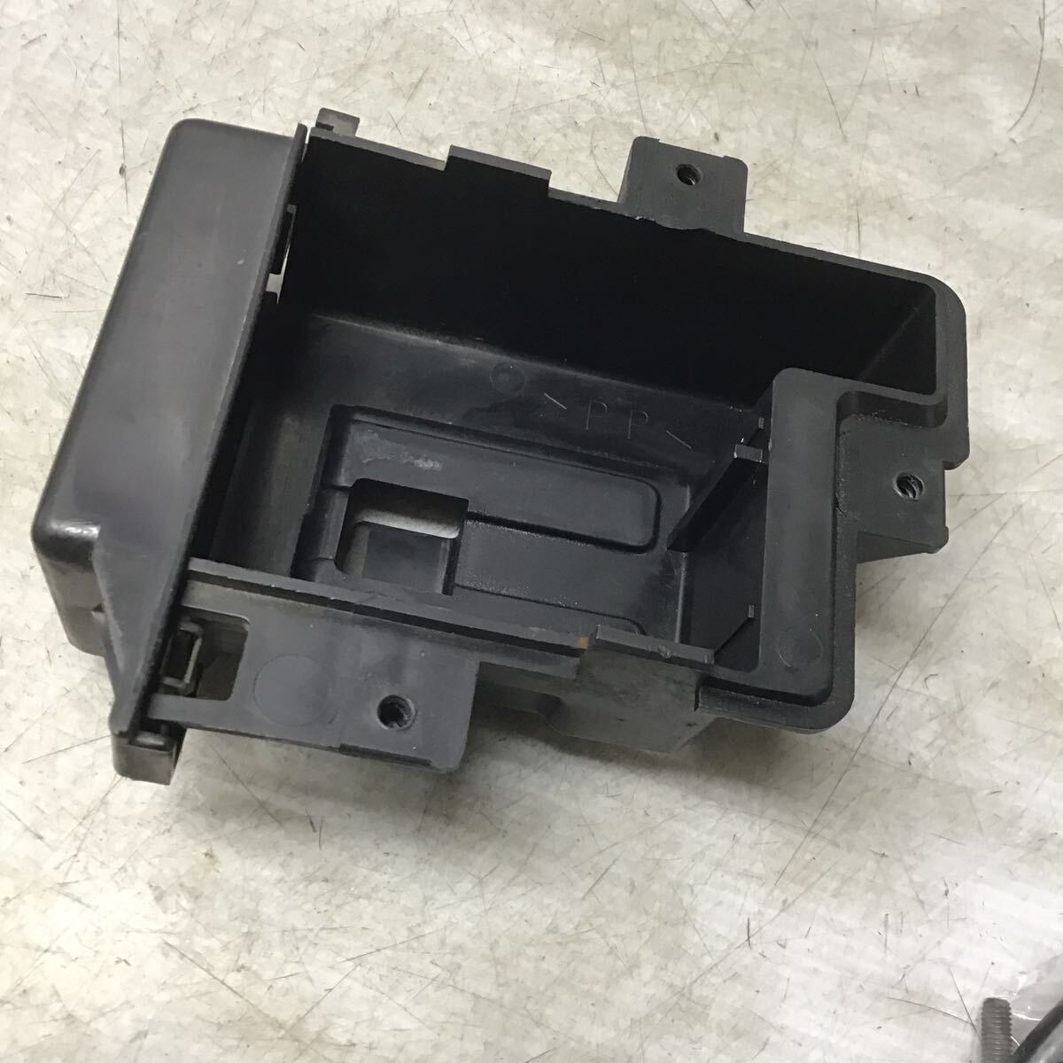 C46-53 ヤマハ アプリオ 4JP バッテリーケース 純正部品拍卖